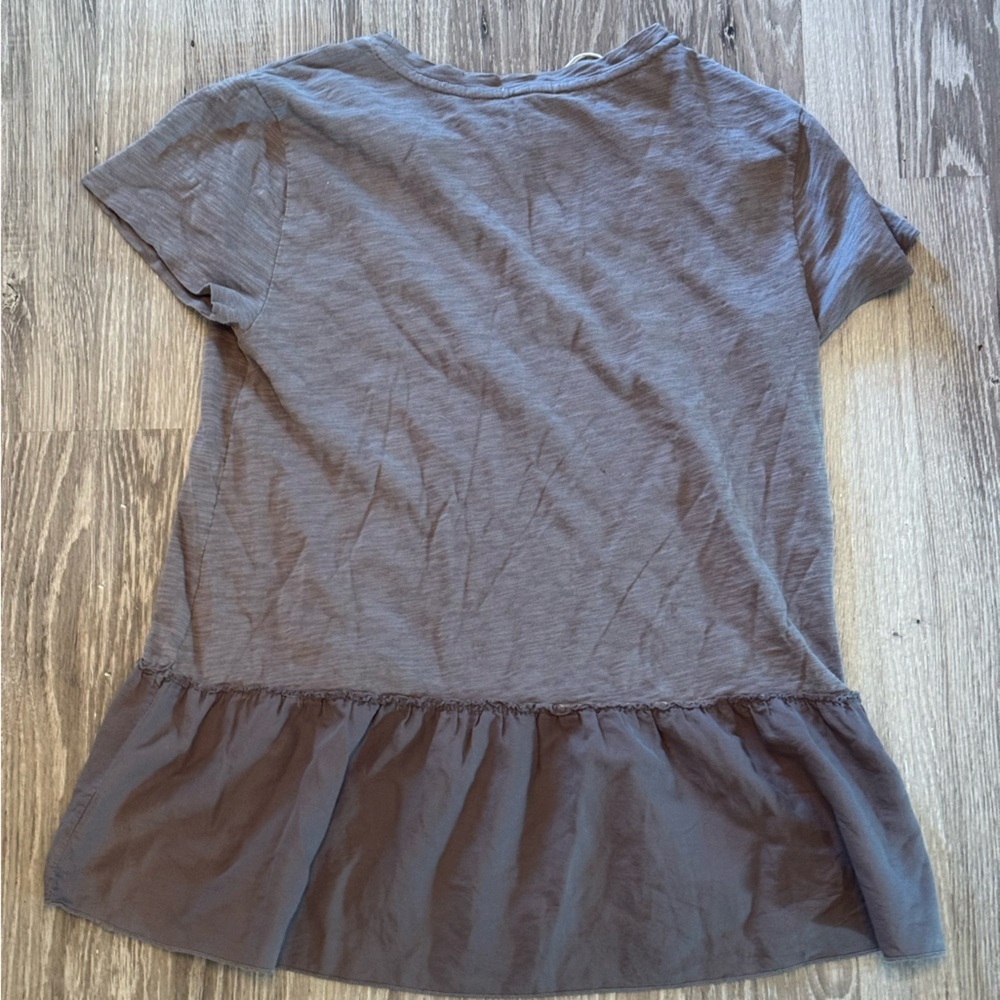 Dylan gray Flounce Hem Short Sleeve Tee Shirt size Small NWT - Picture 4 of 4